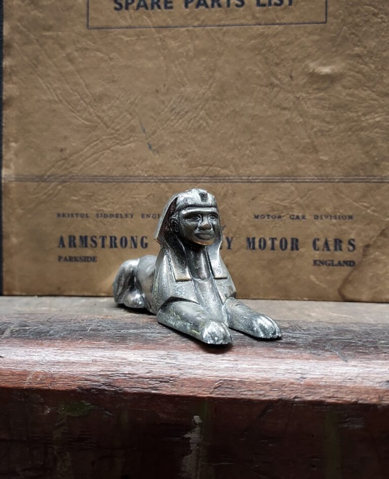 30's Sphinx for the bonnet