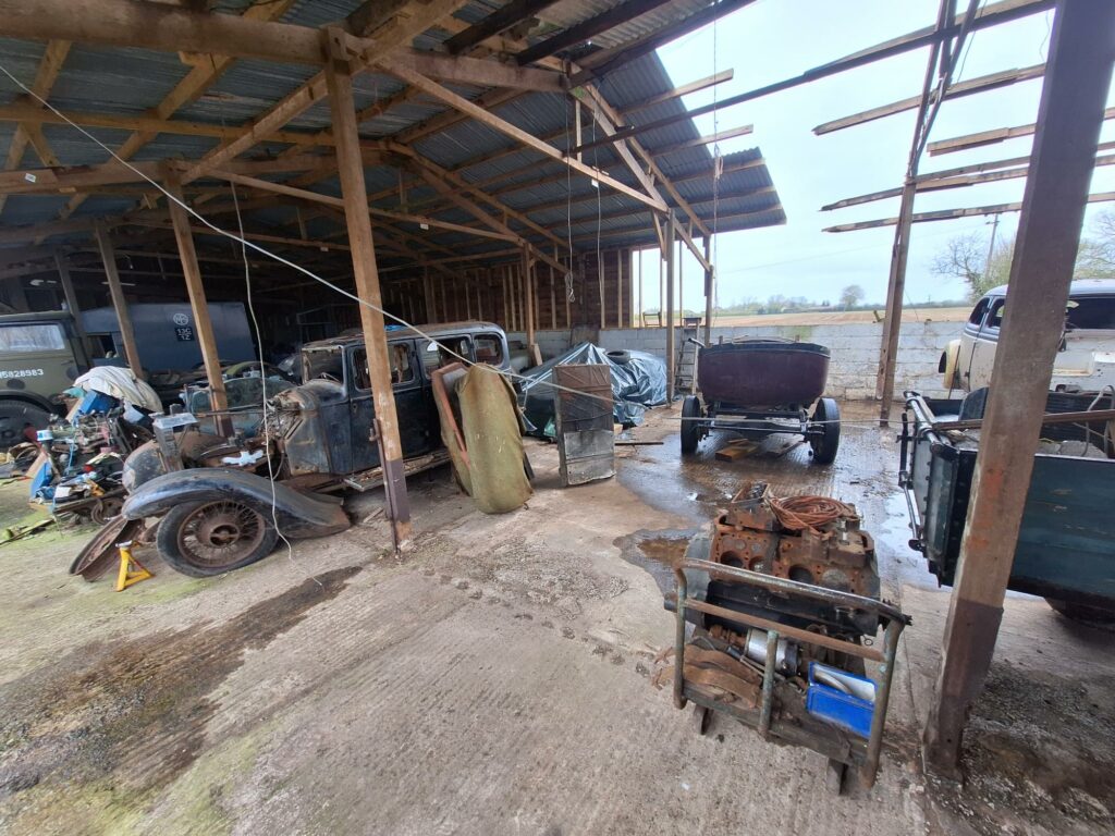 More work on the Barn. Sidd's home is bay 5 which has new roof but back wall is still to be completed , hopefully more roof and rear wall will be done by end of April.
