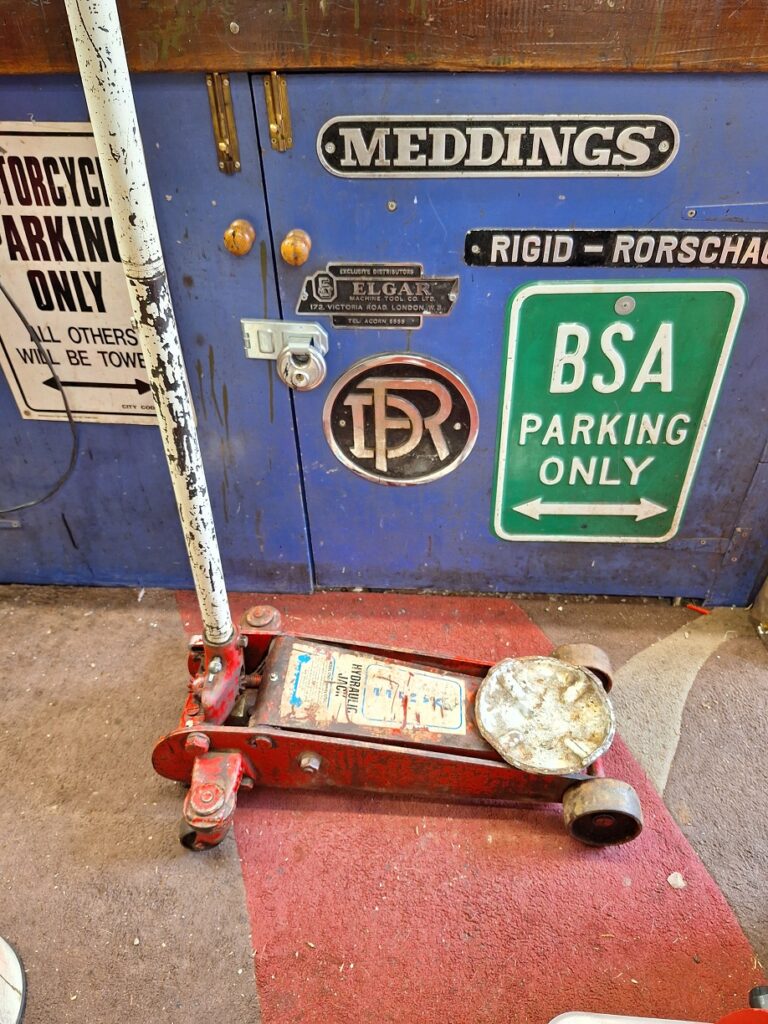 Donated trolley jack, thank Paul
