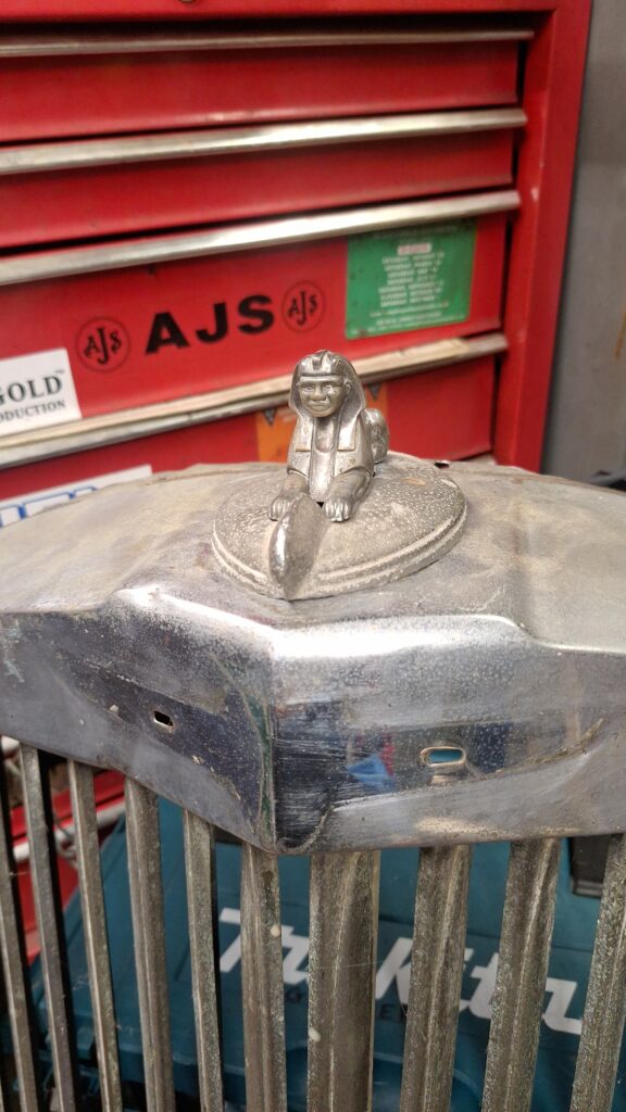 Fixed the Sphinx on top of rad grill