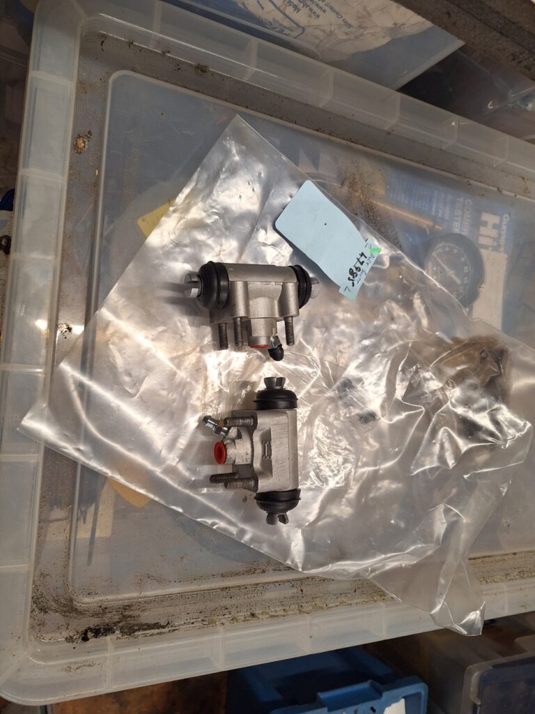 Rear brake cylinders from Past Parts