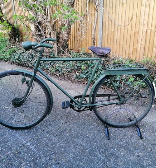 Wheels 27" with large peddles for boots.