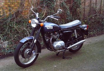 Triumph Daytona 1973 - Re-sized